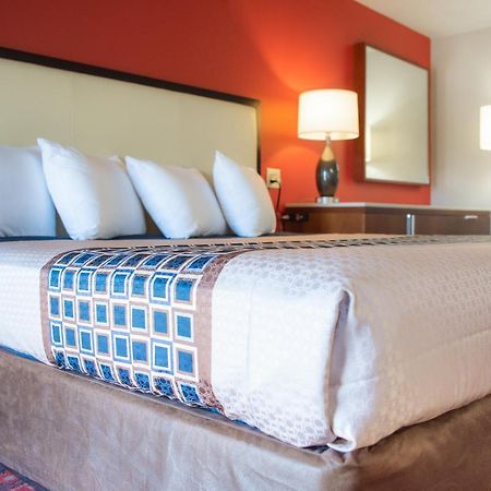 Spencer Inn & Suites Zewnętrze zdjęcie